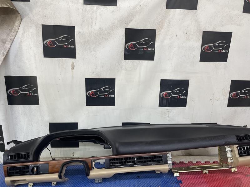 1990-1991 Mercedes Benz W126 Black Dash Assembly With Woodgrain Oem Tested Clean