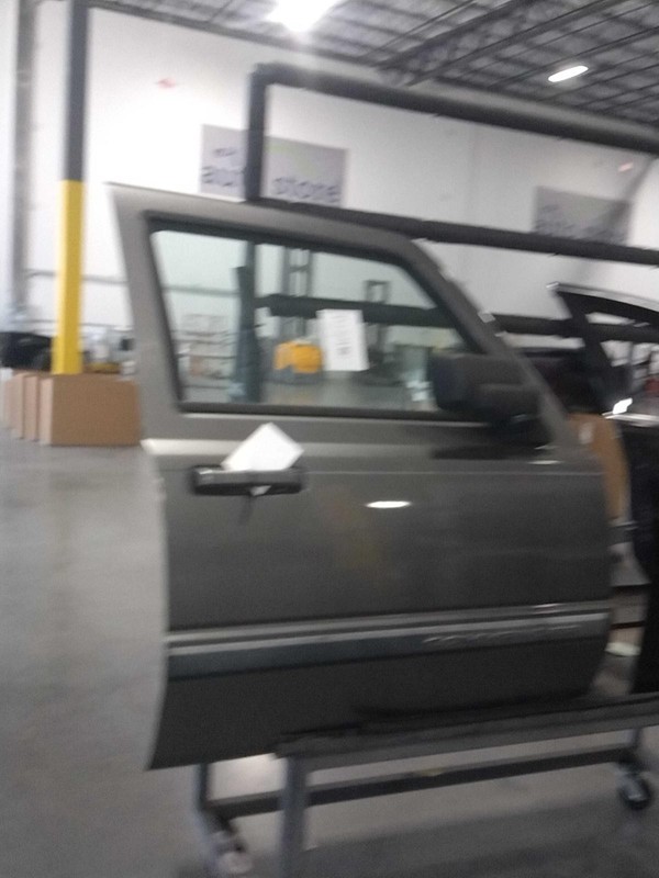 2008 Jeep Commander Right Front Door Grey OEM Used 277489 4DR SUV PDM