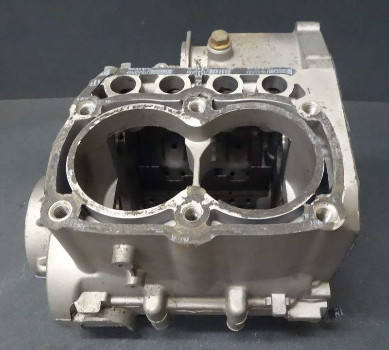 02-05 Polaris Frontier 600 OEM Engine Motor Crankcase Crank Case 2202444
