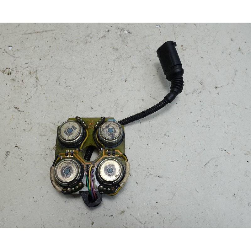 Damaged 2000 BMW E39 M5 S62 5.0L V8 VANOS Solenoid Pack Unthreaded OEM