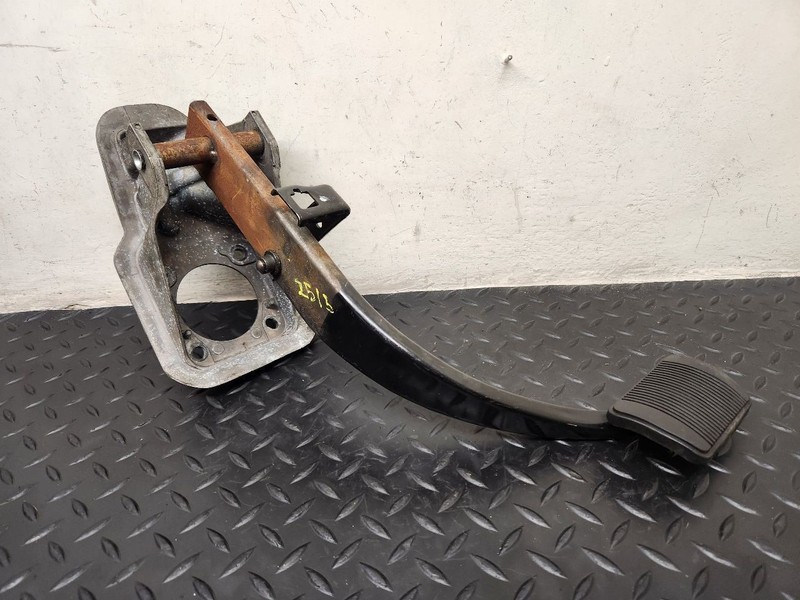 11-13 Dodge Durango Brake Pedal W/ Bracket Assembly OEM 52124732AD