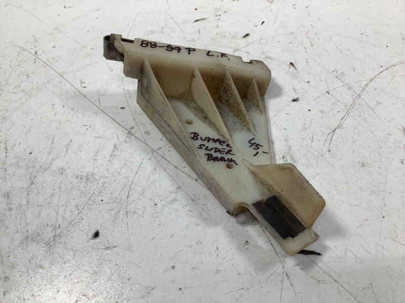 88-89 Honda Prelude Left Front Bumper Corner Slider Clip 71192-SF1-003 OEM