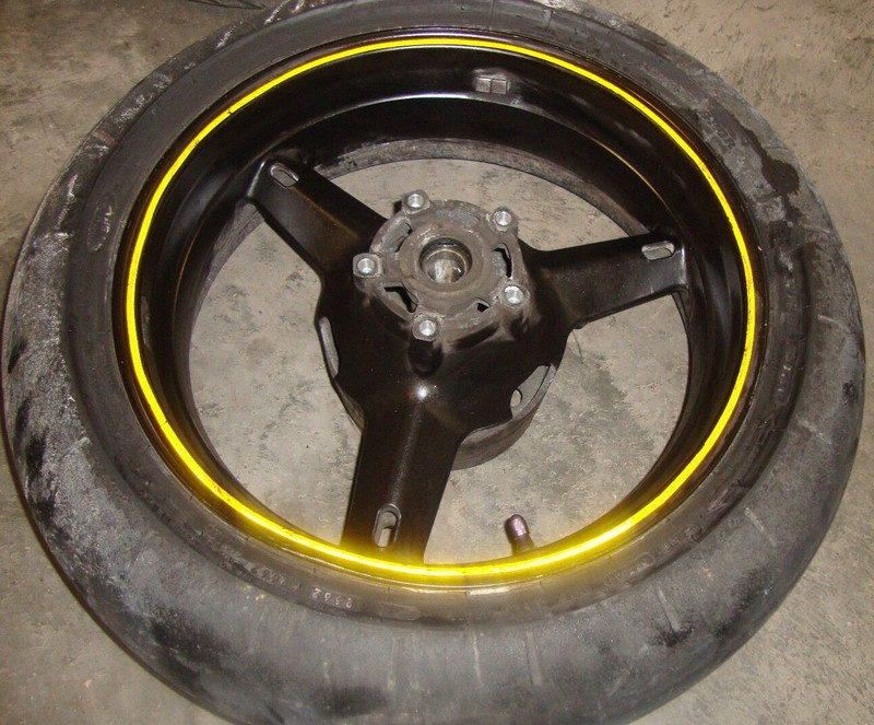2004 Suzuki GSX-R750 GSXR750 GSXR 750 Rear Back Tire Wheel Rim 190/60-17 17" #30