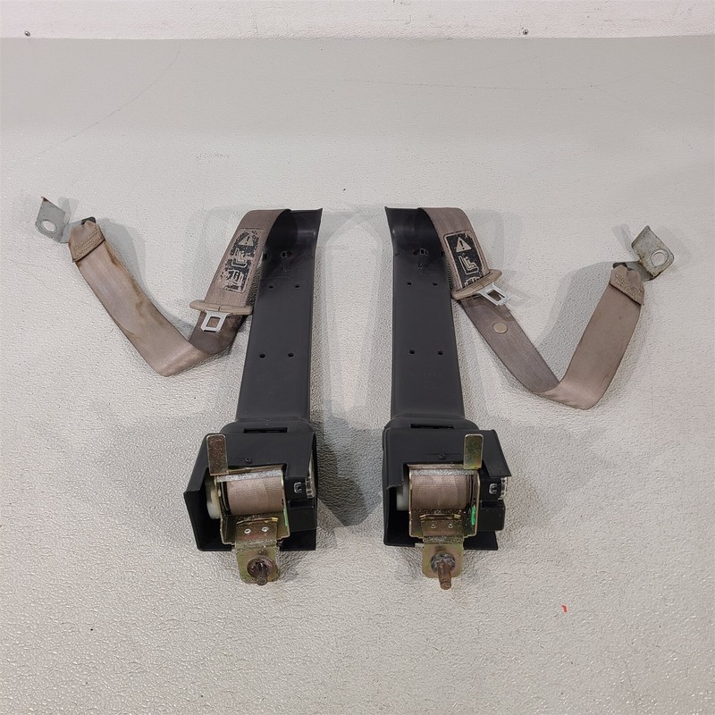 99-04 Mustang GT Convertible Rear Seat Belt Retractors Left Right Set Aa7364
