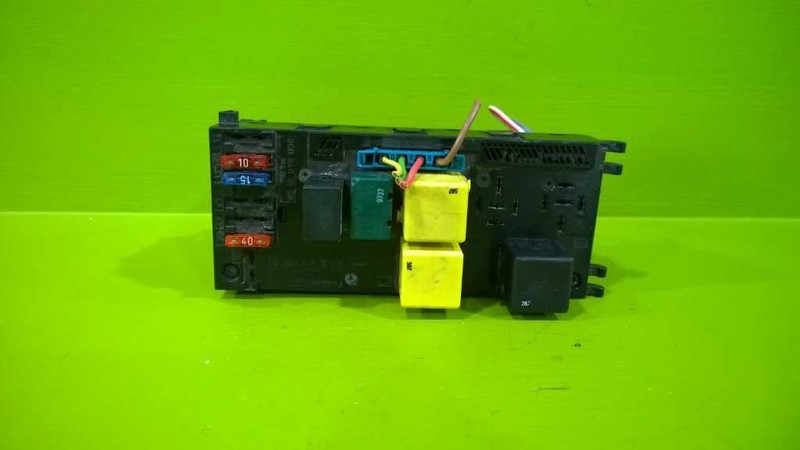 98 C230 C280 C43 ENGINE FUSE RELAY CONTROL MODULE OEM 3141-21
