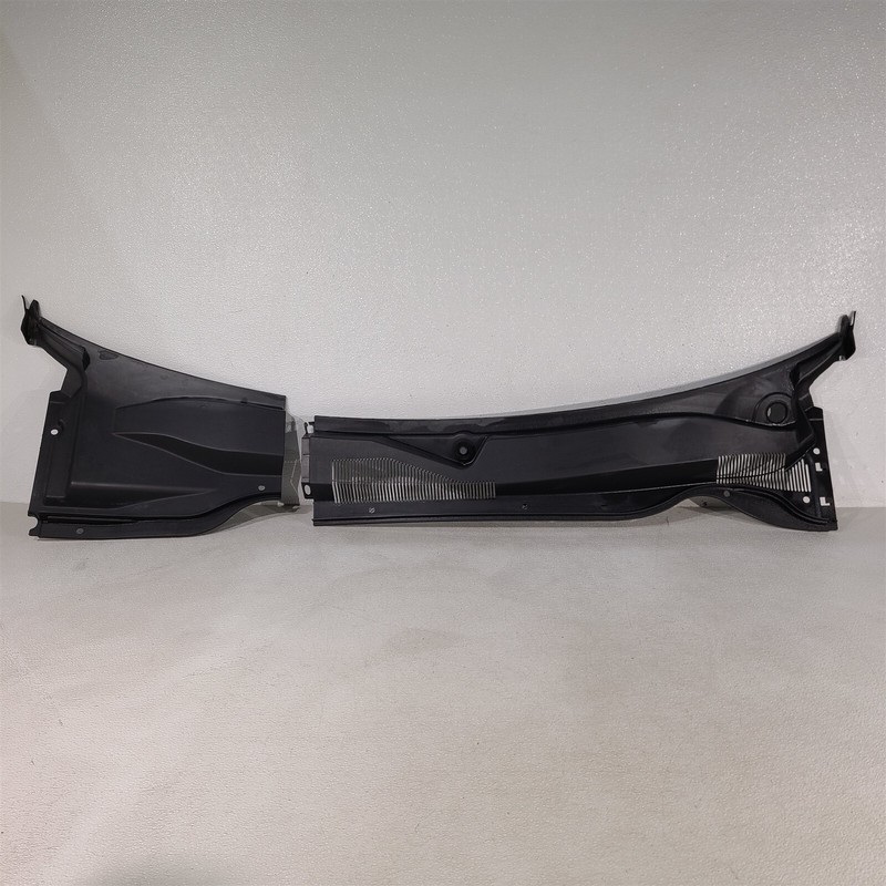 10-15 Camaro SS Windshield Wiper Cowl Trim Panel Aa7458