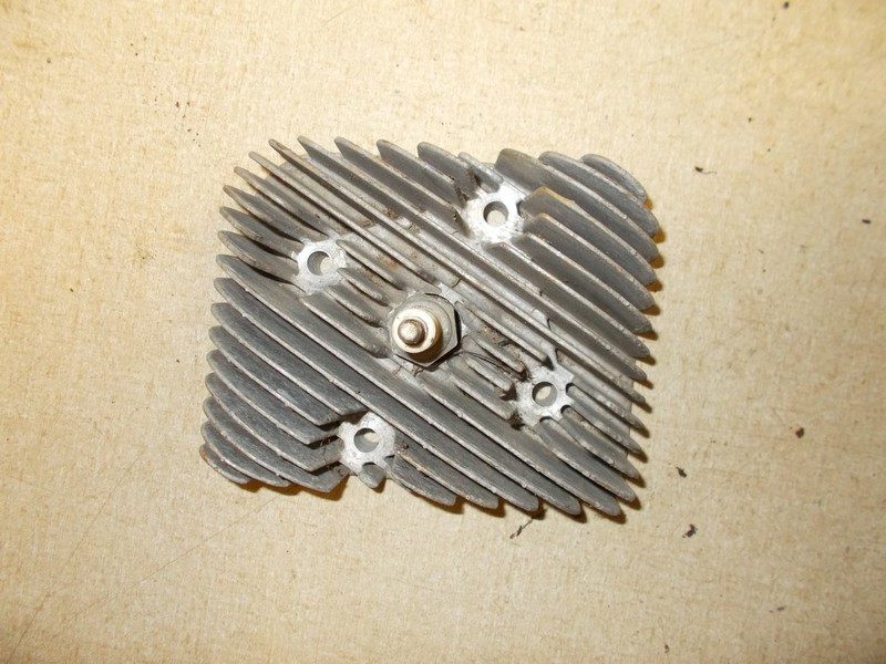 Vintage Tohutsu 20515 Left Cylinder Head *FREE SHIPPING*