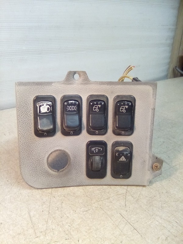 Peterbilt Dash Switch Panel S64-6015-660