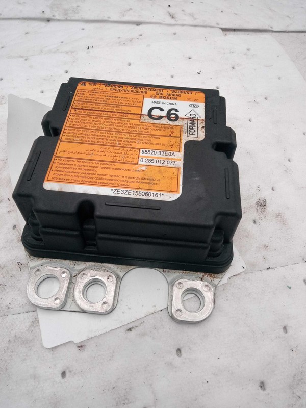 Used Air Bag Module fits: 2015 Infiniti QX80 Air Bag center console side air bag
