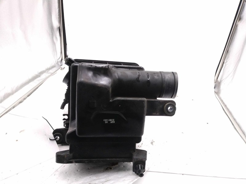 2009 Hyundai Elantra Air Cleaner Assembly OEM 281102H170 Used 227K Miles