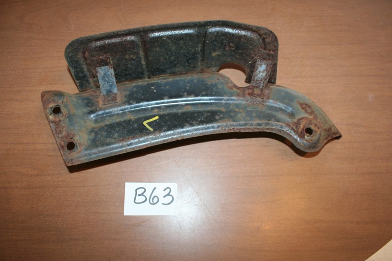 1986 Honda TRX 125 Front Fender Support Brace Left OEM 86 A