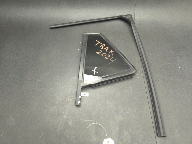 Rear Left Door Vent Window Glass 2024 Chevrolet Trax 42870824 2025 2026 X