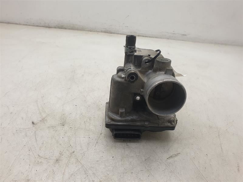 12-16 TOYOTA PRIUS C FOUR 4 CYL 1.5L ENGINE THROTTLE BODY ASSEMBLY