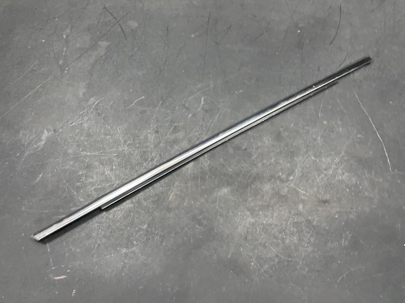 Rear Right Door Window Belt Molding 2019 Chevrolet Sonic 95127310 2012 - 2020