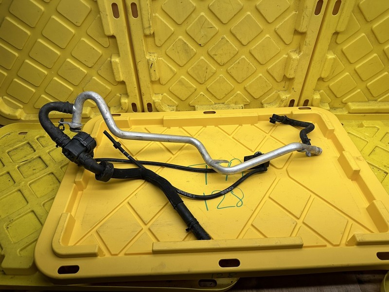 2011-2018 PORSCHE CAYENNE 4.8L - COOLANT LINE / PIPE / TUBE OEM 94810602210