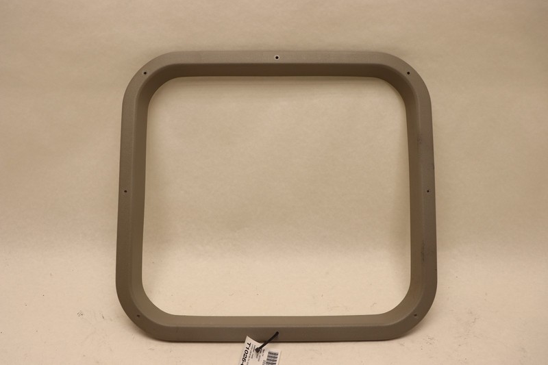 2018-2023 PETERBILT 579 PACCAR SLEEPER WINDOW TRIM BEZEL COVER OEM