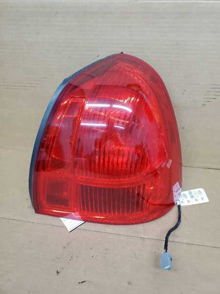 Passenger Tail Light Quarter Panel Mounted Fits 03-11 LINCOLN & TOWN CAR 272437