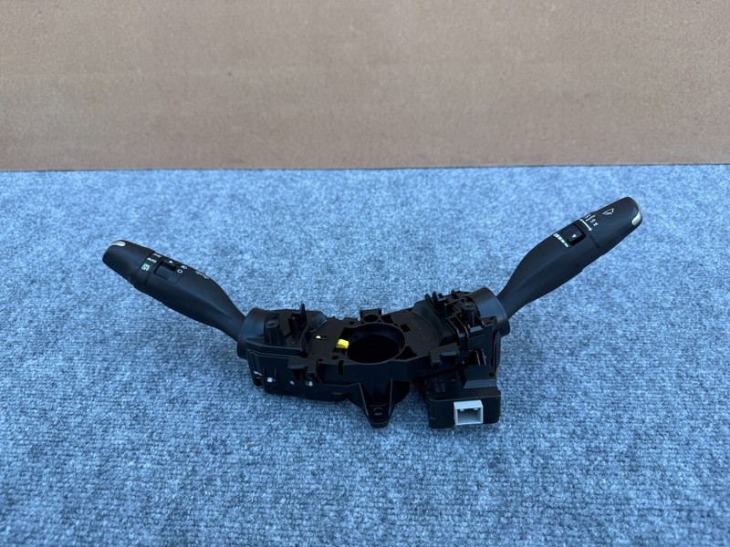 HYUNDAI GENESIS SEDAN & G80 2015-2020 OEM WIPER SIGNAL HEADLIGHT CONTROL SWITCH