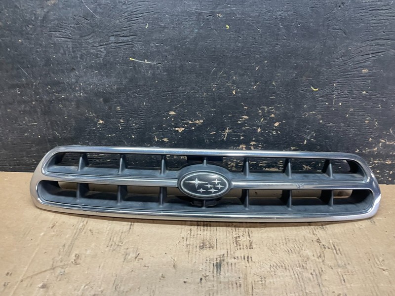 2000 to 2002 Subaru Legacy Outback Grill Grille OEM Z5840 DG