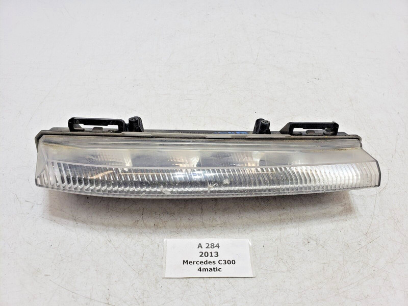 ✅ 12-14 OEM Mercedes W204 C300 Front Right Passenger Daytime Running Fog Lamp