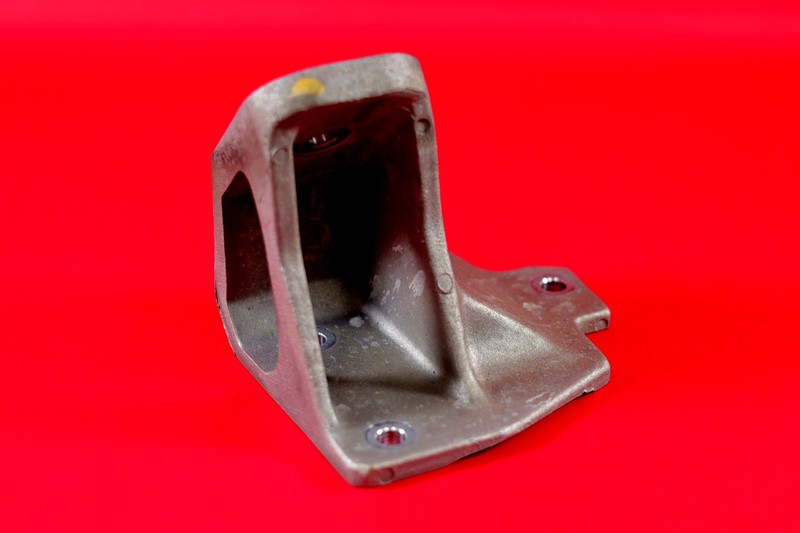 97-04 C5 Corvette/04-06 GTO RH Passenger Side Engine Motor Mount Stand 10260643