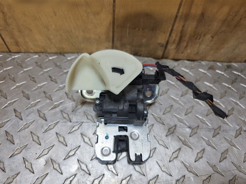 2011-2019 Volkswagen Jetta Trunk Decklid Latch Assembly Oem Tested