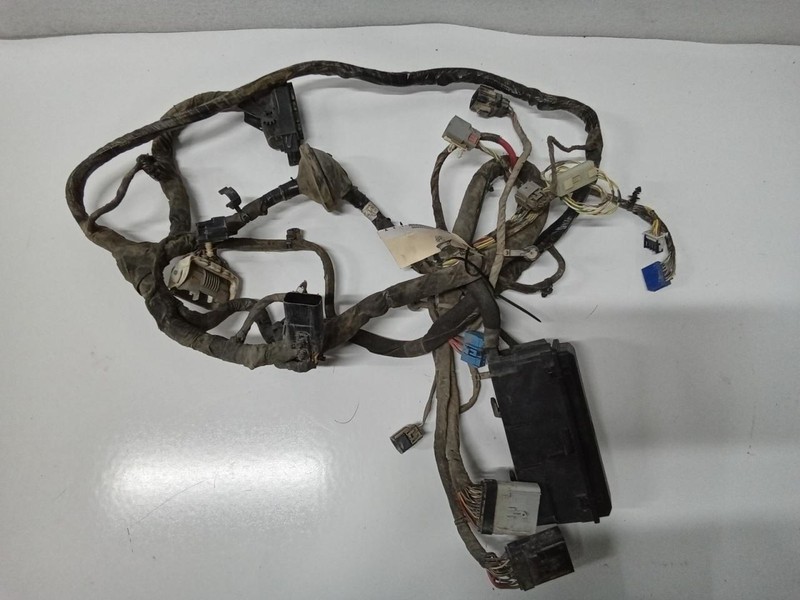 2015-2016 Dodge Ram 1500 3.0L 13477 Engine Wiring Harness w/ Fuse Box 68096410AD