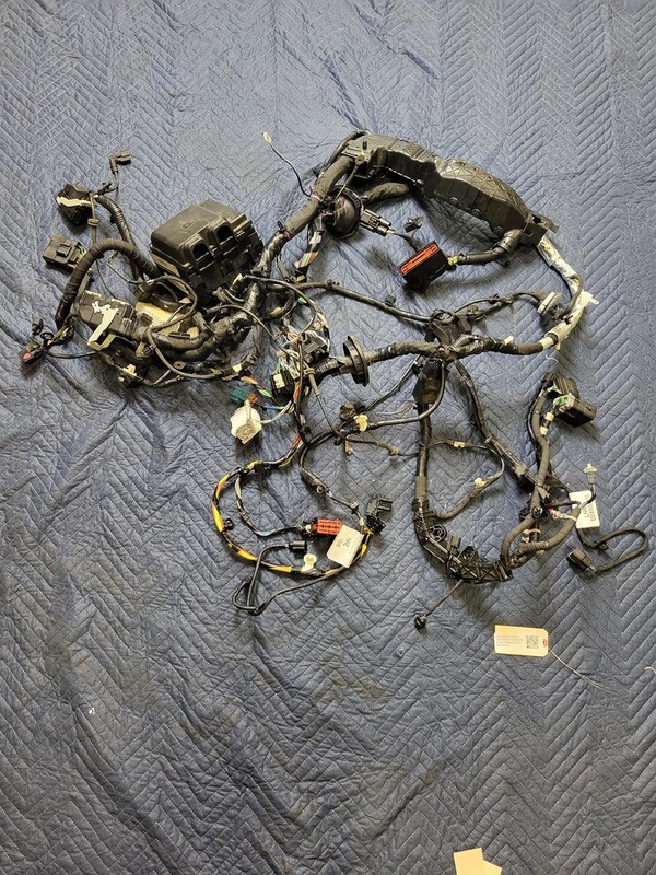 Used Oem Lincoln Engine Bay Fuse Box Wiring Harness 2020-2022 Corsair 2.0L AWD