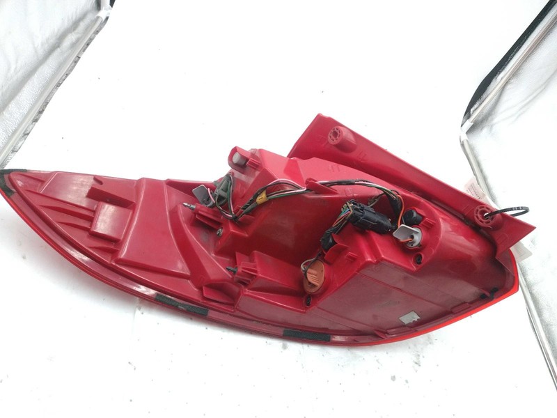 2016 Hyundai Veloster Right Tail Light Assembly White - Minor Scuffs