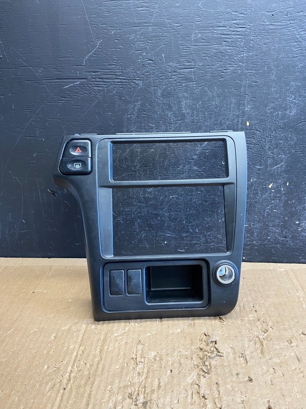 2001 to 2004 Nissan Pathfinder Center Dash Radio Trim BezelSurround AD6989DG