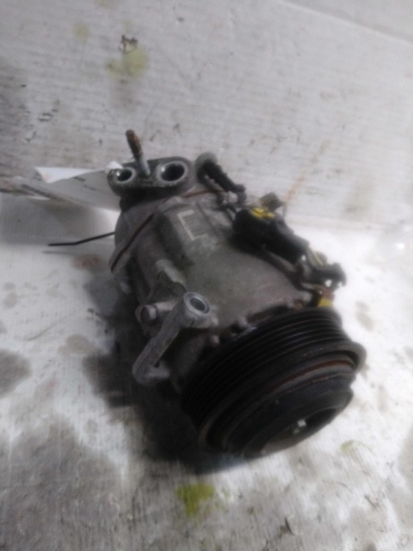 2015 Chrysler 200 A/C Compressor OEM 2.4L Silver 120K Miles 68103197AA