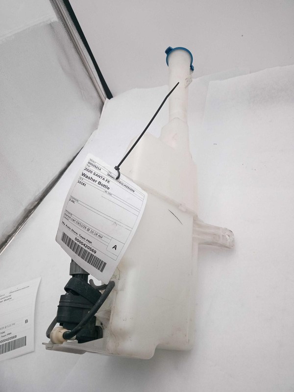 2020 Hyundai Santa Fe Washer Fluid Reservoir OEM 2.40L White 149K Miles