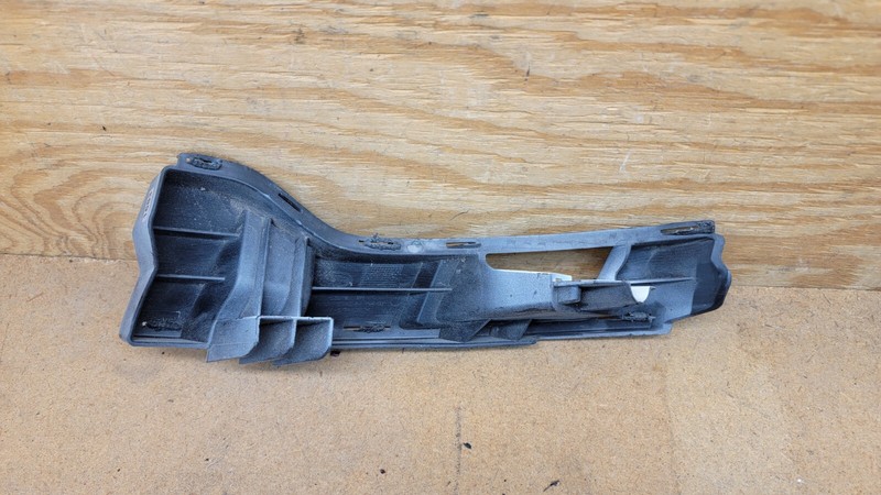 2016 2017 2018 2019 LAND ROVER DISCOVERY SPORT L550 FRONT BUMPER BRACKET RH OEM