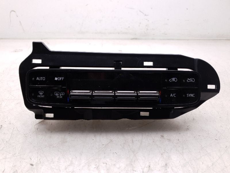 Temperature Control Hatchback Fits 17-18 Toyota Corolla IM 55900-12F00