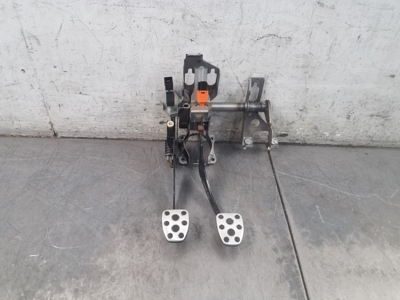 2015 Subaru WRX STi Brake / Clutch Pedal Assembly #0578 G7