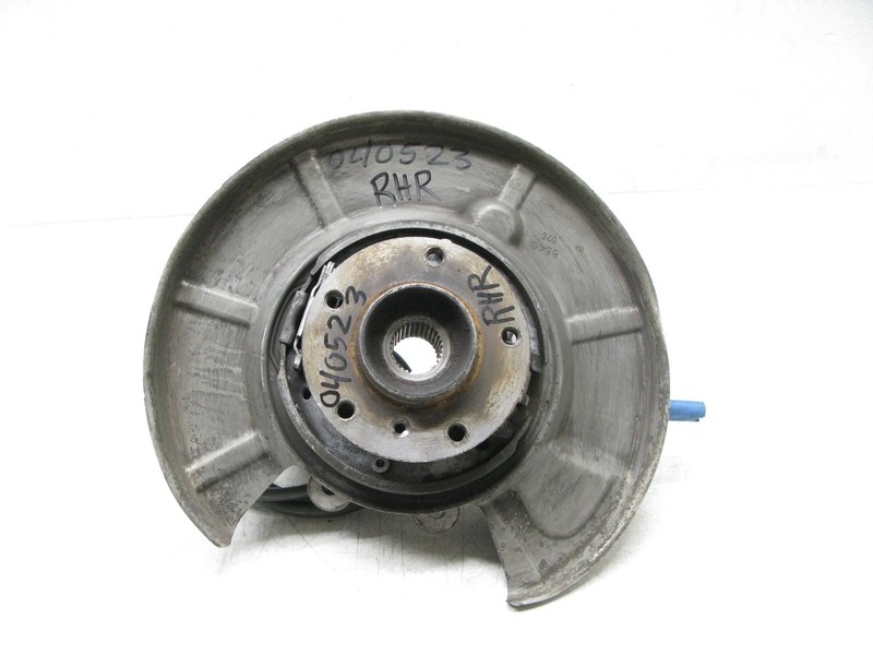 02-07 BMW E63 E64 650i 745i SPINDLE KNUCKLE WHEEL HUB BEARING REAR RIGHT 040523