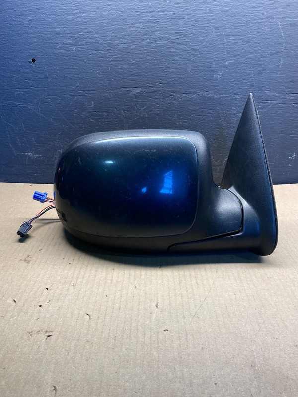 2003-2006 Chevrolet Avalanche Right Passenger Turn Sgn View Door Mirror ac8851