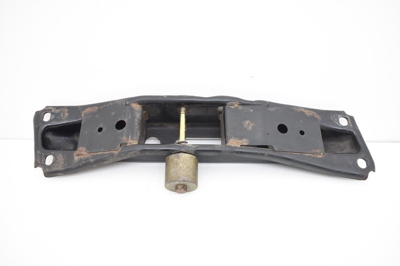 2006 NISSAN 350Z Z33 A/T AUTOMATIC TRANSMISSION MOUNT BRACKET OEM KW50