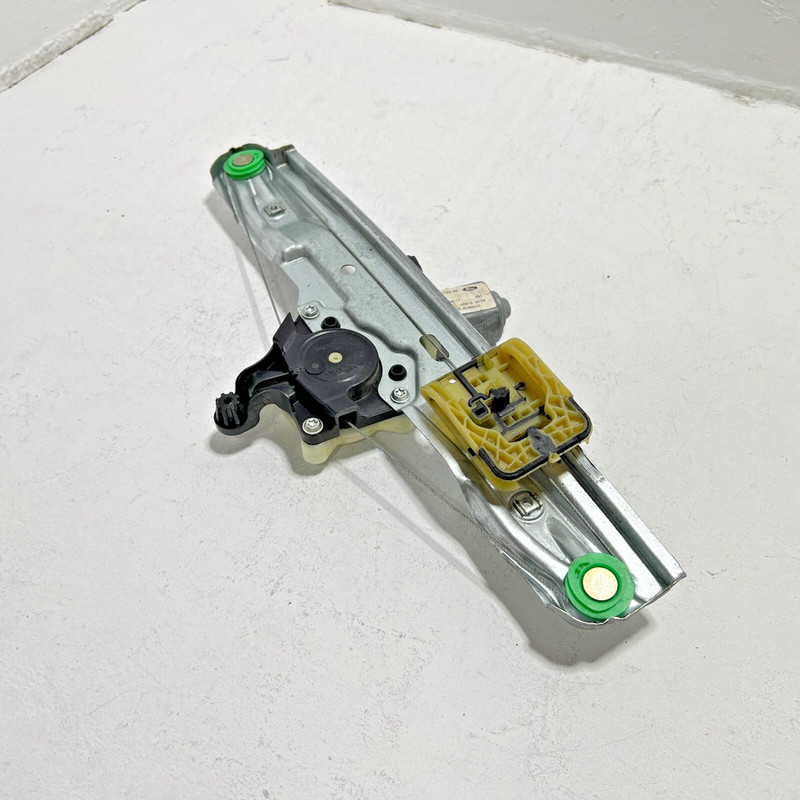 2012 - 2018 FORD FOCUS REAR RIGHT PASSENGER DOOR WINDOW REGULATOR W/ MOTOR OEM