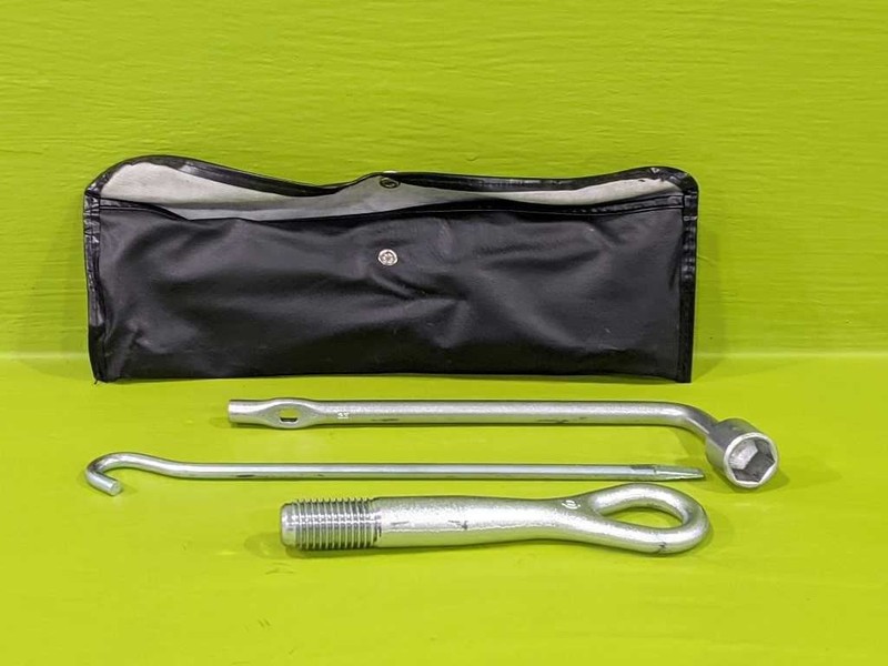 13 M37 WHEEL LUG TOOL SET OEM 3802-133