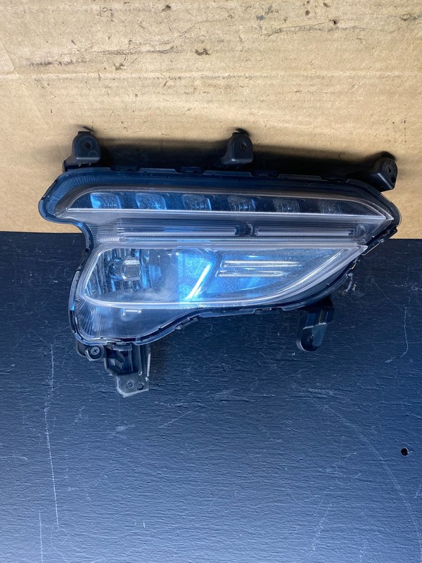 2016 to 2018 Hyundai Santa Fe Right Passenger RH Fog Light LED DRLad7422 DG