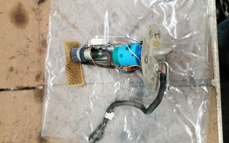 Fuel Pump Assembly Front Of Rear Axle Fits 05-08 FORD E150 VAN 214999