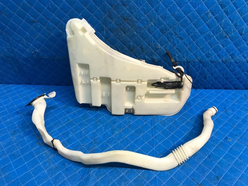 09-15 BMW 750i Windshield Washer Fluid Tank Reservoir 11868015