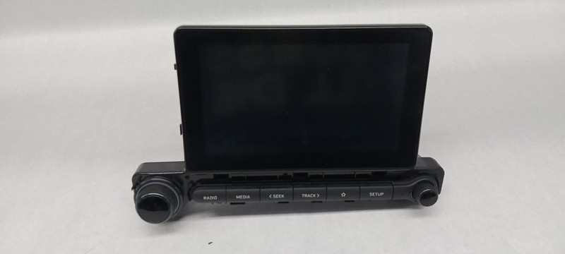 20-'22 HYUNDAI VENUE radio assembly/head unit w/o navigation OEM