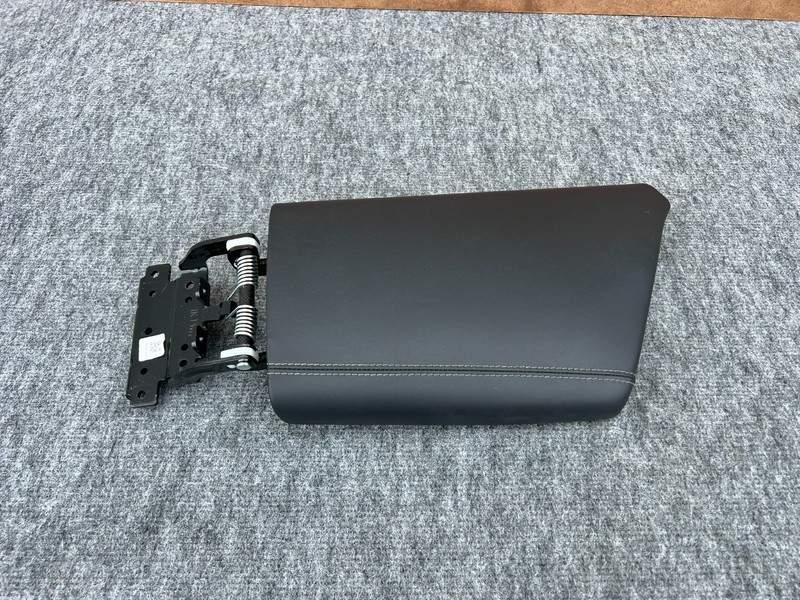 GENESIS G70 2019-2026 OEM CENTER CONSOLE ARMREST ARM REST (BLACK/ WHITE STITCH)