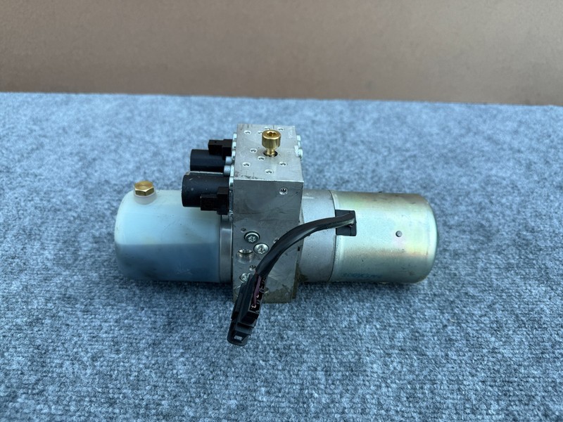 INFINITI G37 CONVERTIBLE 09-15 OEM ROOF TOP HYDRAULIC PUMP MOTOR ASSEMBLY