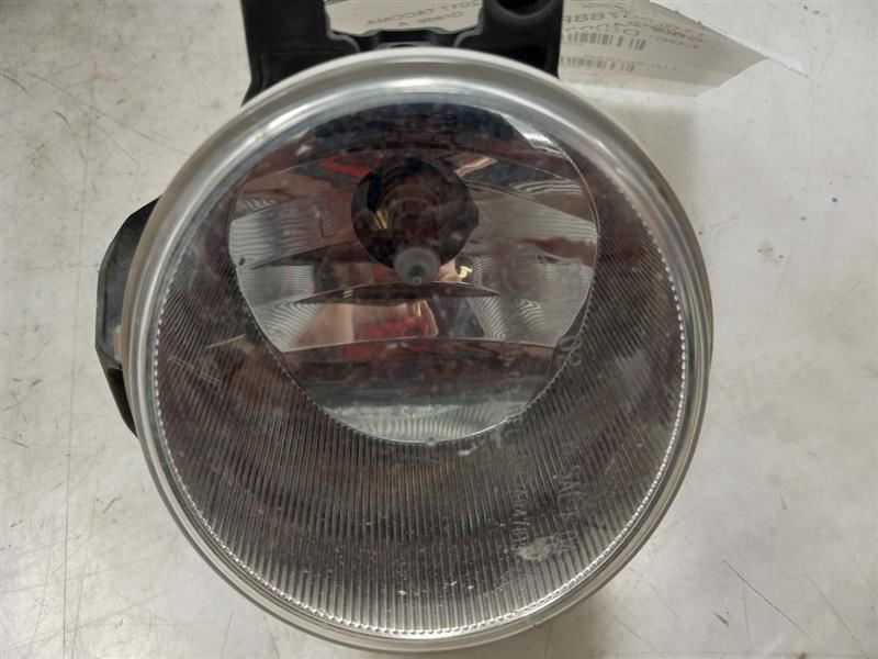 17-21 TOYOTA TACOMA SR5 PASSENGER SIDE FOG LIGT