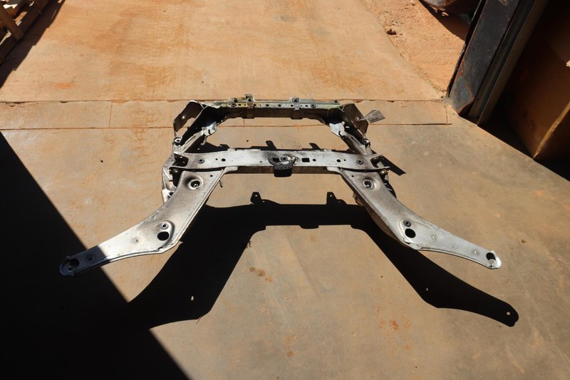 2008-2013 BMW M3 M/T RWD FRONT SUSPENSION CRADLE SUBFRAME CROSSMEMBER OEM