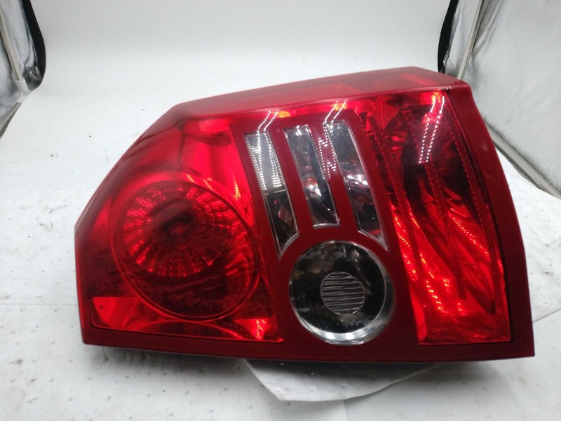 2009 Chrysler 300 Right Tail Light Assembly Tan OEM 336675 Used 82K Miles