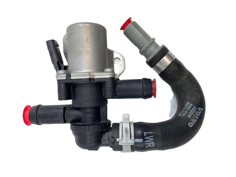 2024 Volvo S60 Plus Hybrid Coolant Control Valve W/ Bracket & Hose 31461924 OEM